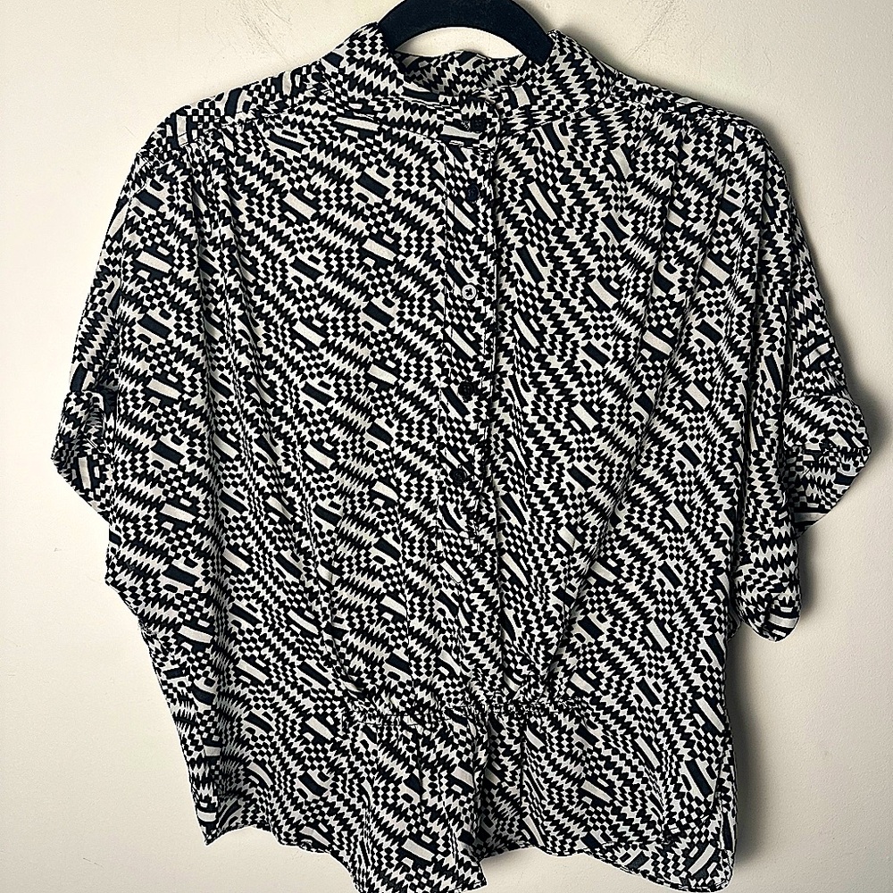 RACHEL ZOE LA NY Women’s Large Black & White Geometric Cap Sleeve Pleated Blouse